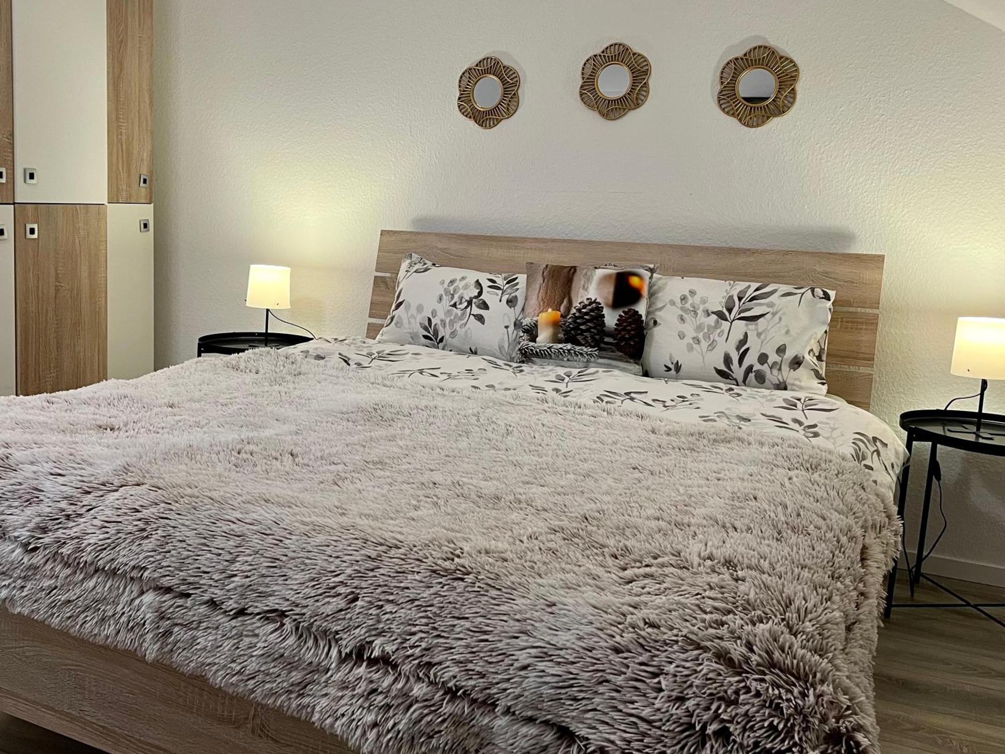 Marienhaus Apartment - Zentral, Parken, Netflix, Kontaktloses Einchecken Wuppertal Dış mekan fotoğraf