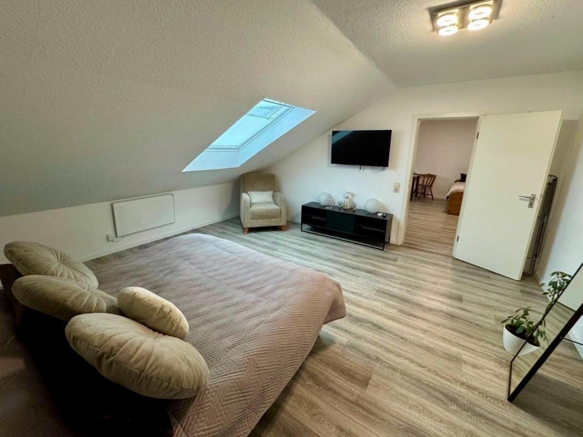 Marienhaus Apartment - Zentral, Parken, Netflix, Kontaktloses Einchecken Wuppertal Dış mekan fotoğraf